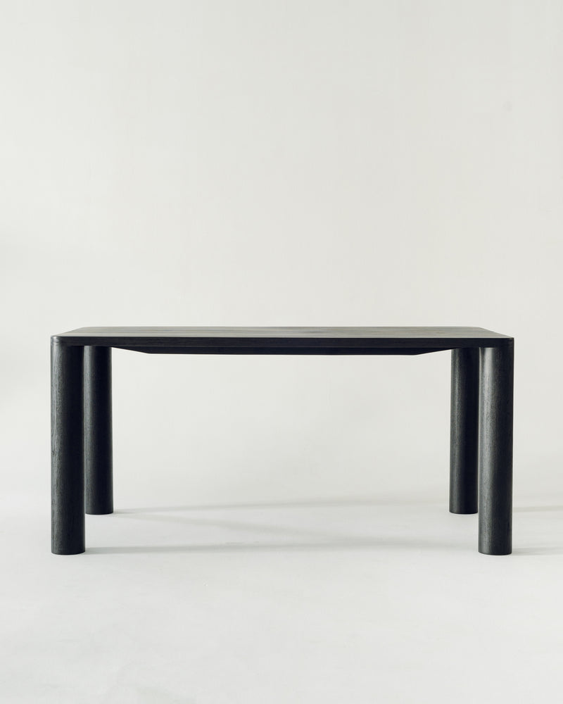 Mesa de comedor patas cilíndricas