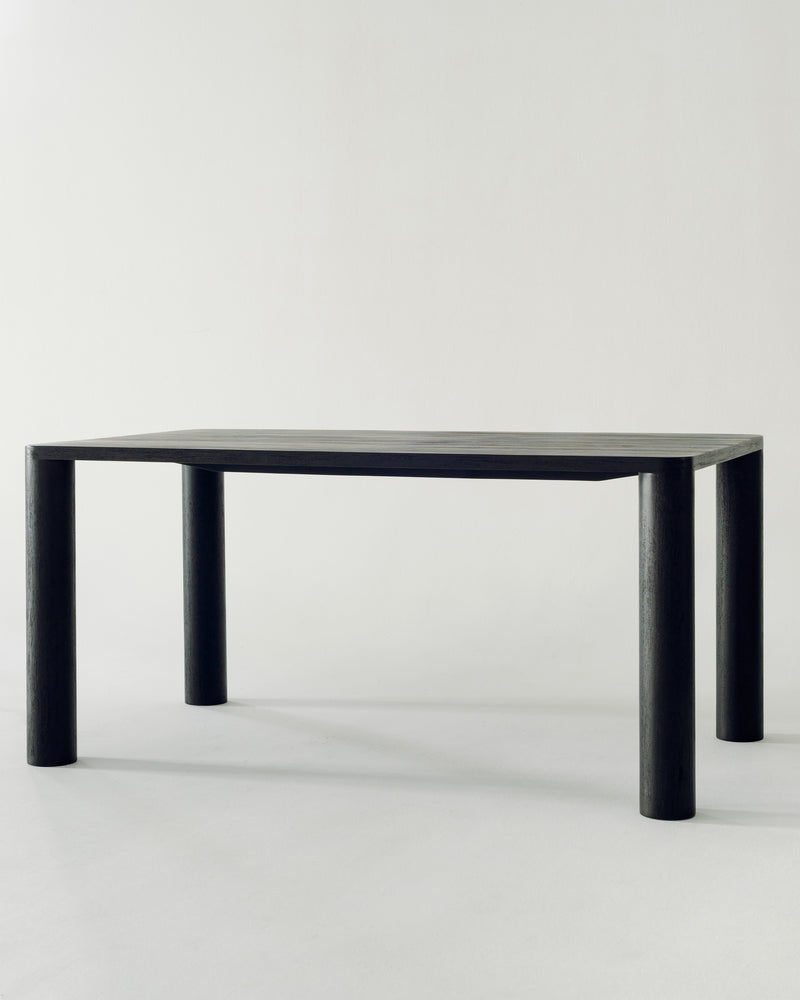 Mesa de comedor patas cilíndricas