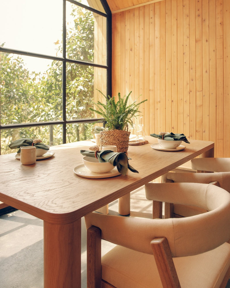 Mesa de comedor patas cilíndricas
