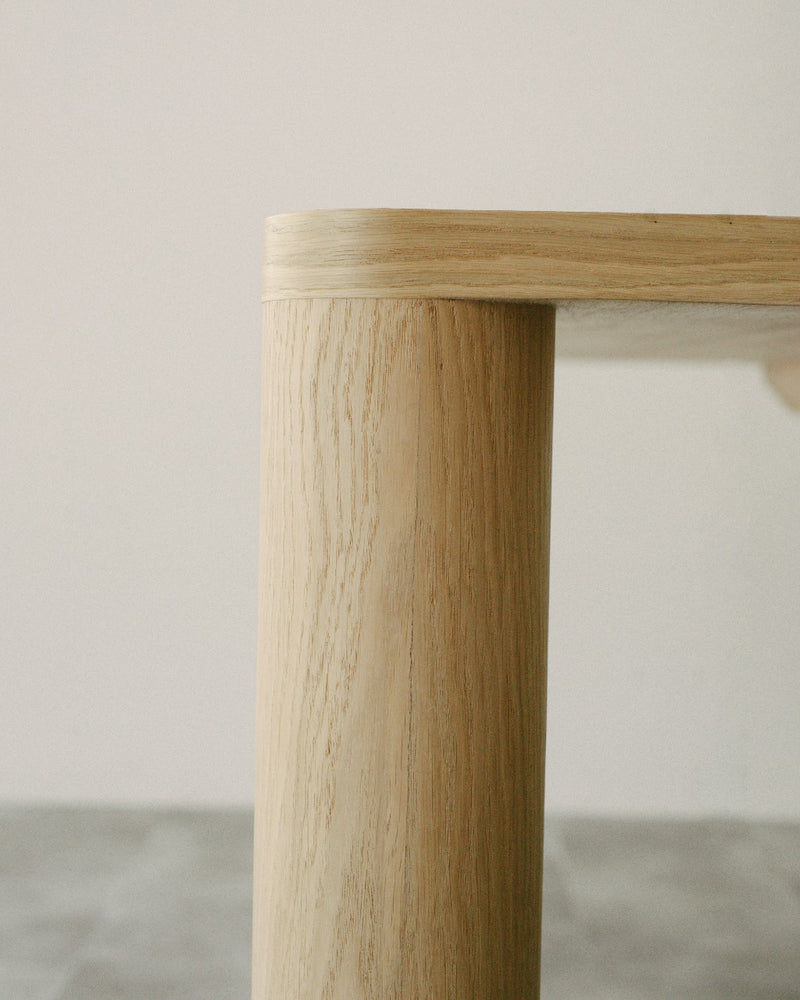 Mesa de comedor patas cilíndricas