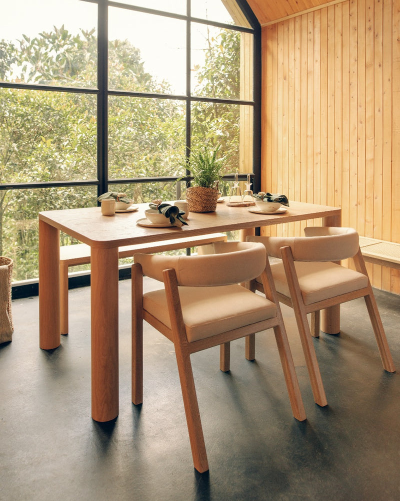 Mesa de comedor patas cilíndricas